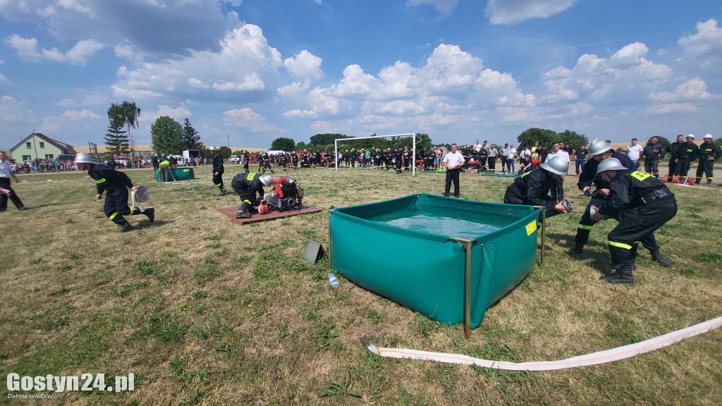 Zawody strażackie na stadionie w Daleszynie