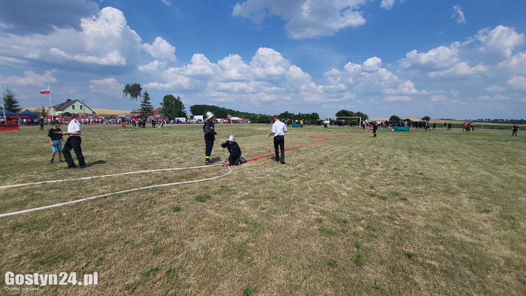 Zawody strażackie na stadionie w Daleszynie