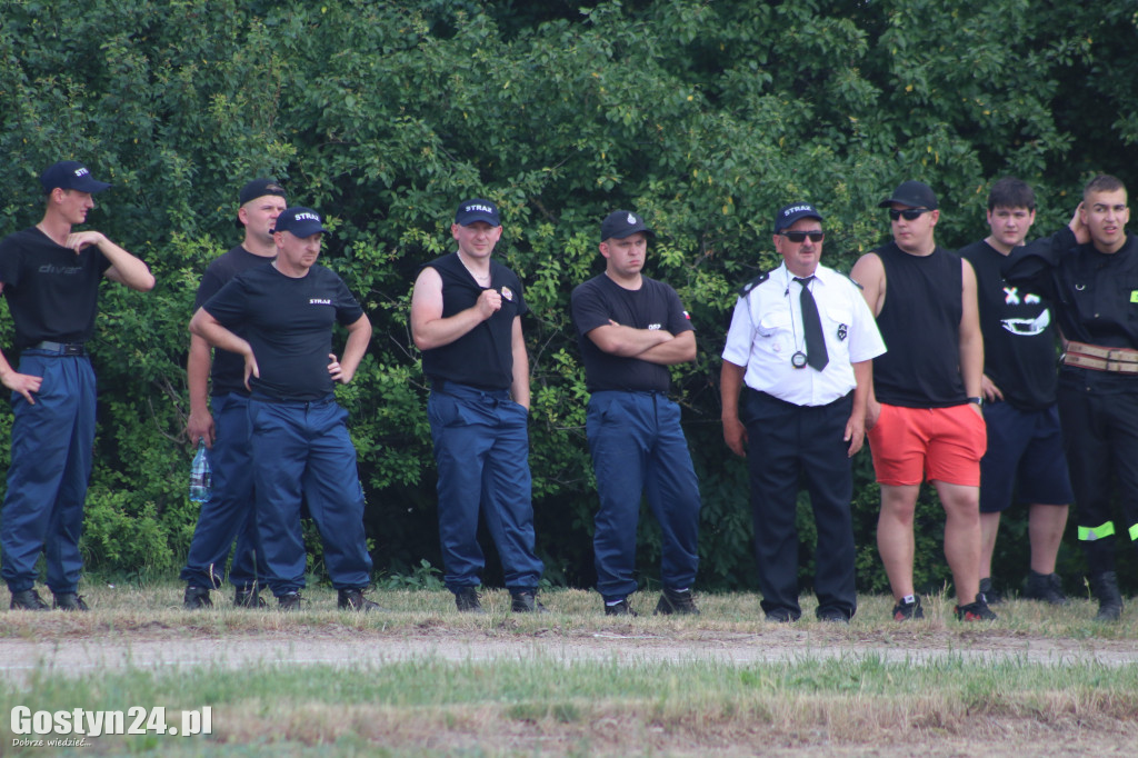 Zawody strażackie na stadionie w Daleszynie