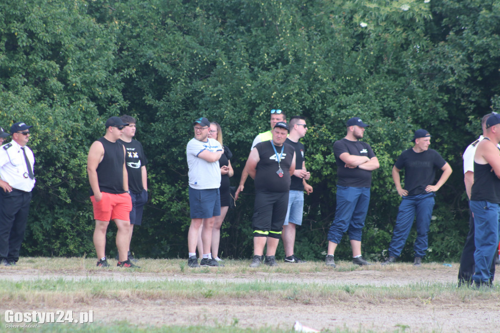 Zawody strażackie na stadionie w Daleszynie