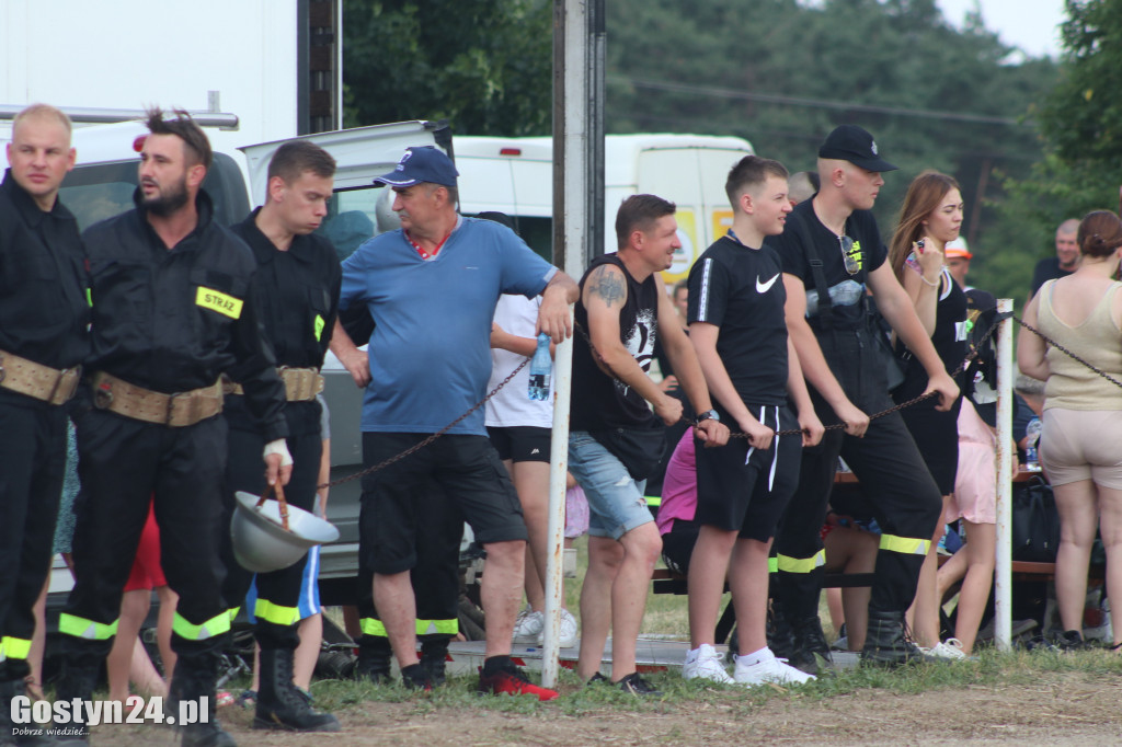 Zawody strażackie na stadionie w Daleszynie