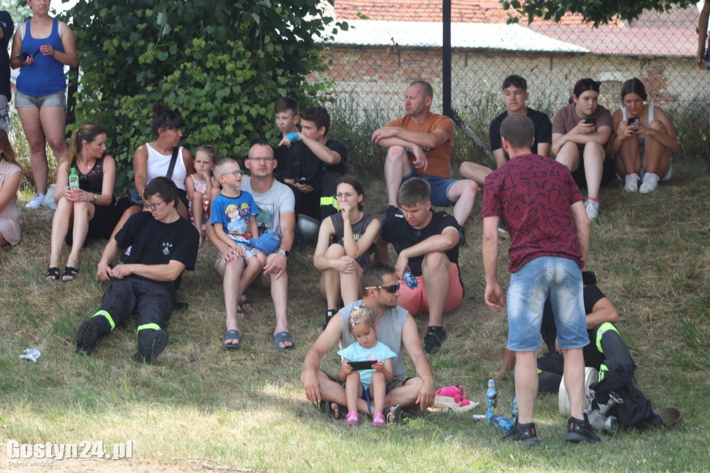 Zawody strażackie na stadionie w Daleszynie