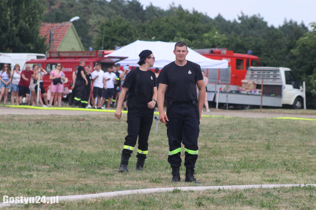 Zawody strażackie na stadionie w Daleszynie