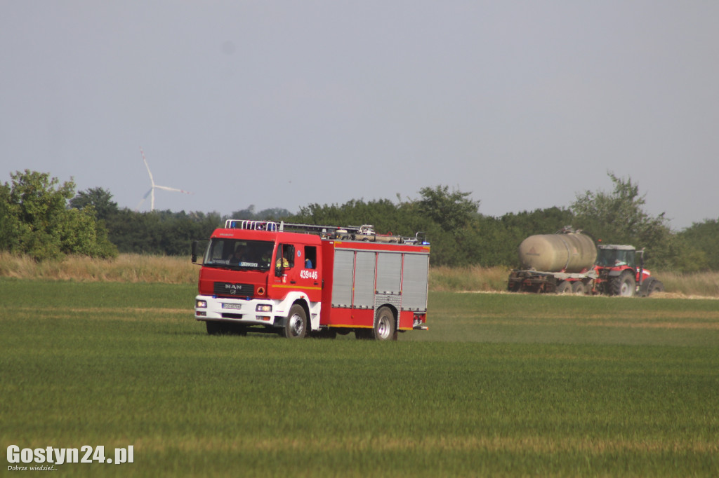 Pożar na polu w Bielawach Pogorzelskich