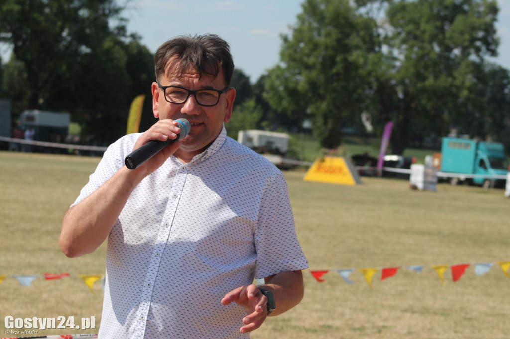 Zawody konne z pokazem kaskaderki w Pępowie