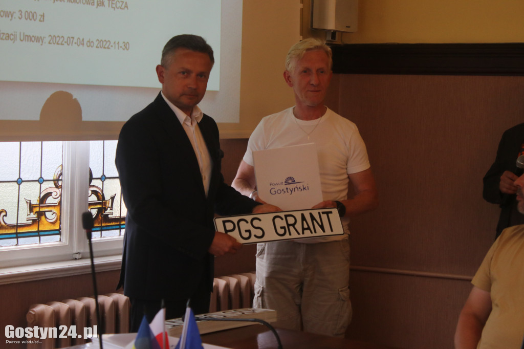 Po dwóch latach reaktywowano Program Grantów Społecznych