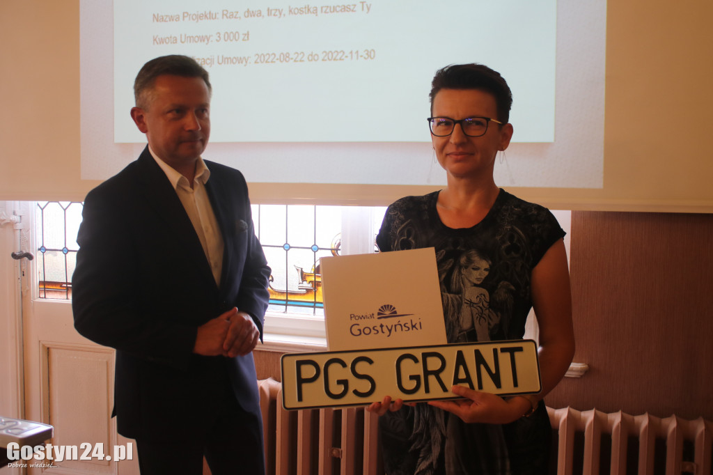 Po dwóch latach reaktywowano Program Grantów Społecznych
