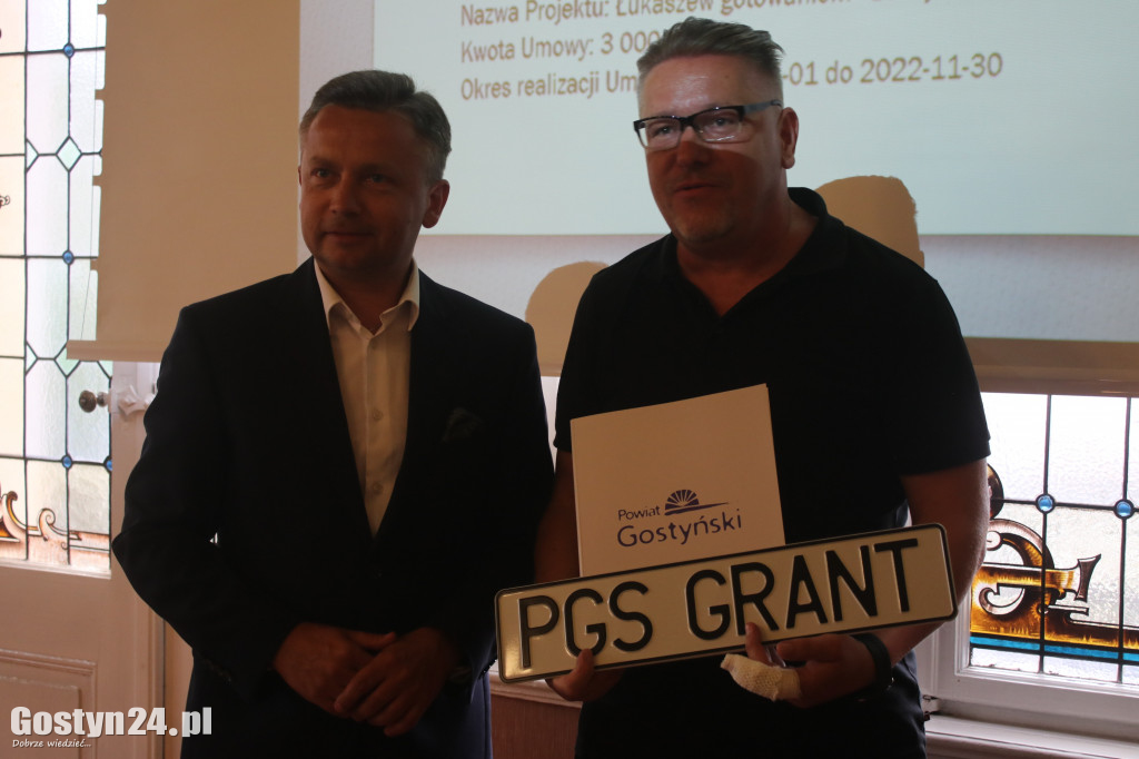 Po dwóch latach reaktywowano Program Grantów Społecznych