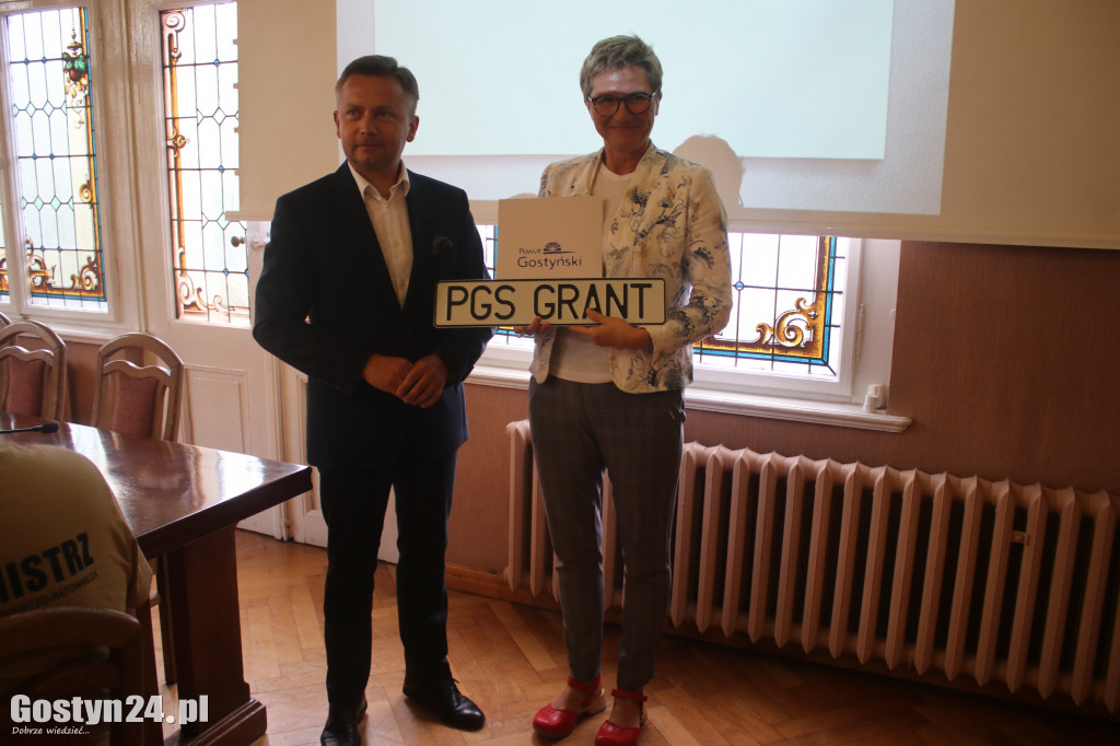 Po dwóch latach reaktywowano Program Grantów Społecznych