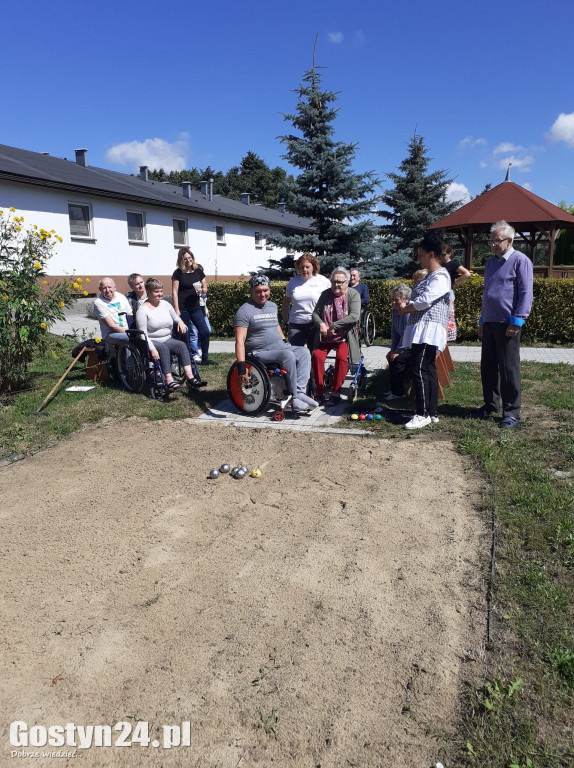 Mural malowany życzliwością w Chumiętkach