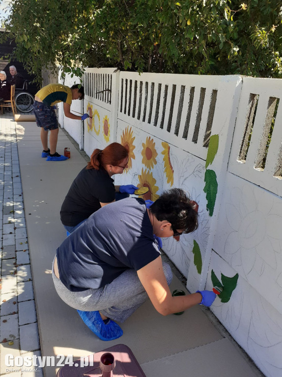 Mural malowany życzliwością w Chumiętkach