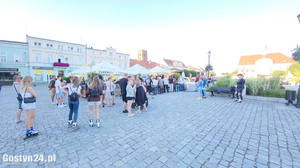Charytatywny koncert Credo Band na gostyńskim rynku