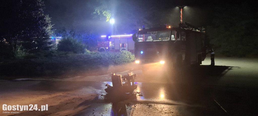 Nocny pożar pieczarkarni w Janiszewie