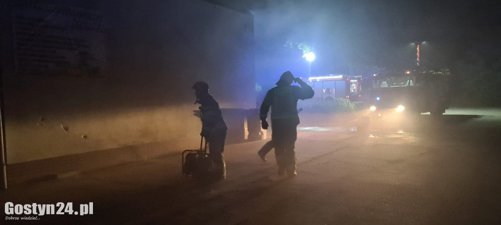 Nocny pożar pieczarkarni w Janiszewie