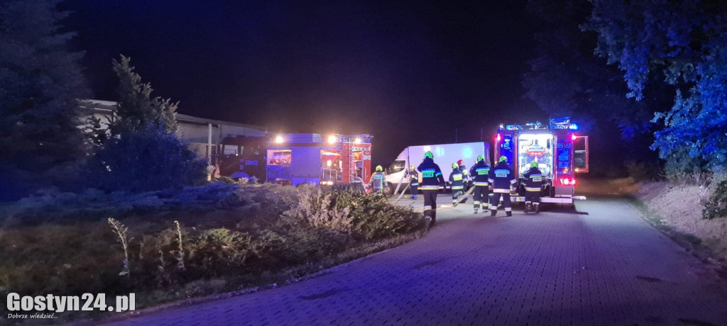Nocny pożar pieczarkarni w Janiszewie