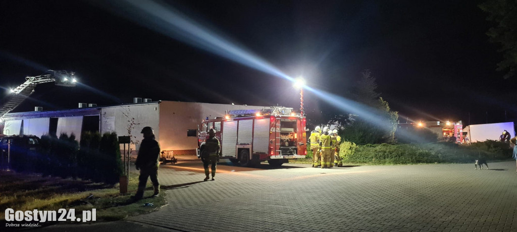 Nocny pożar pieczarkarni w Janiszewie