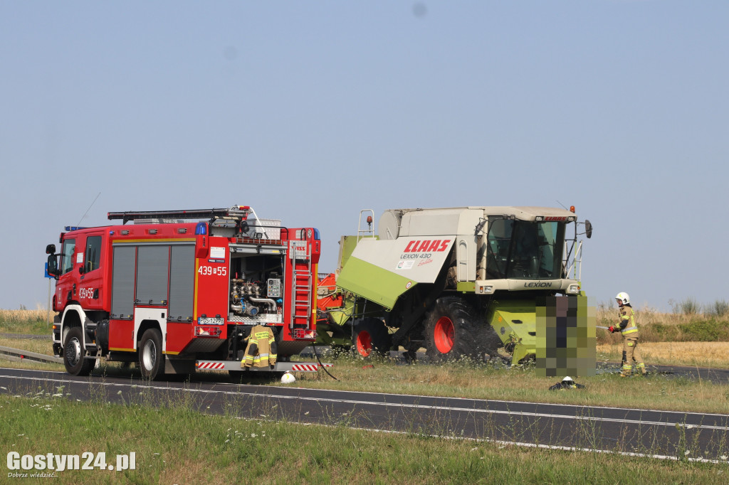 Pożar kombajnu przy K12 na wysokości Skokówka