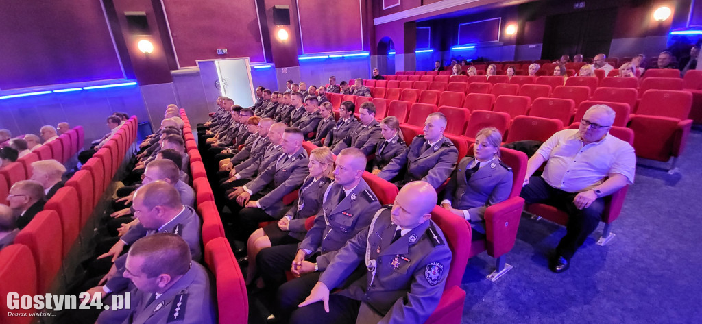 Święto policji w gostyńskim kinie