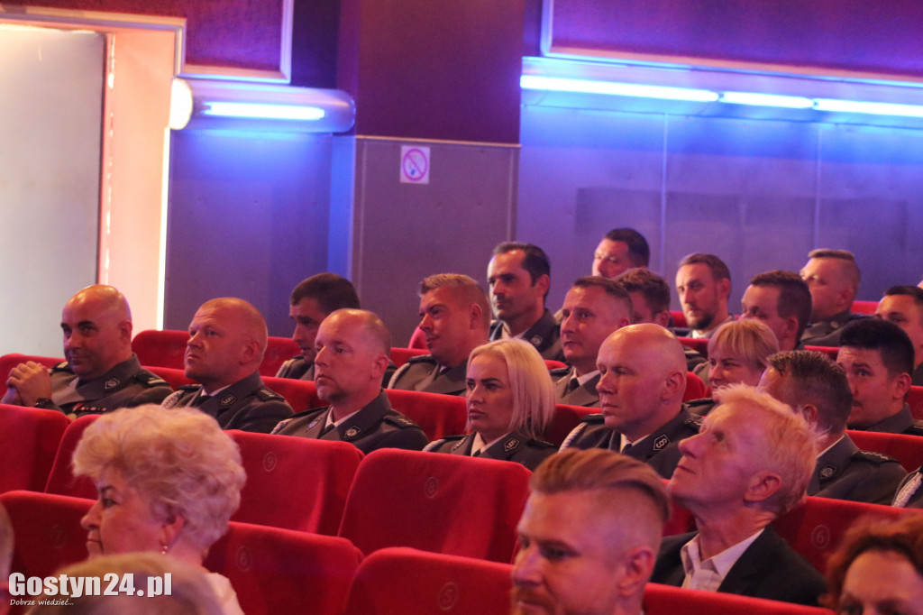 Święto policji w gostyńskim kinie