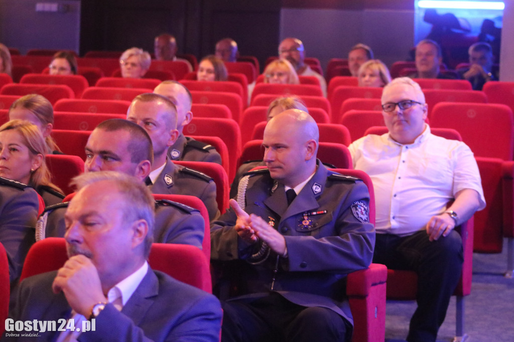 Święto policji w gostyńskim kinie