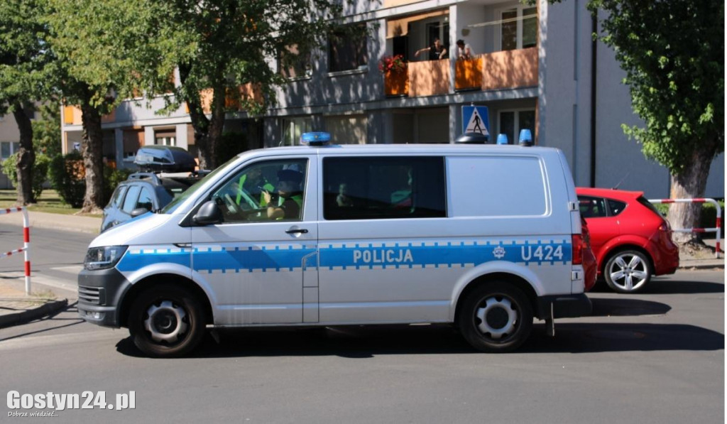 Zderzenie trzech aut na skrzyżowaniu ulic Polnej i Hutnika