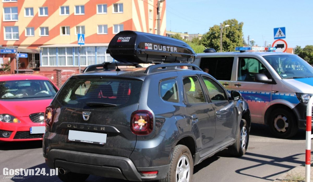 Zderzenie trzech aut na skrzyżowaniu ulic Polnej i Hutnika