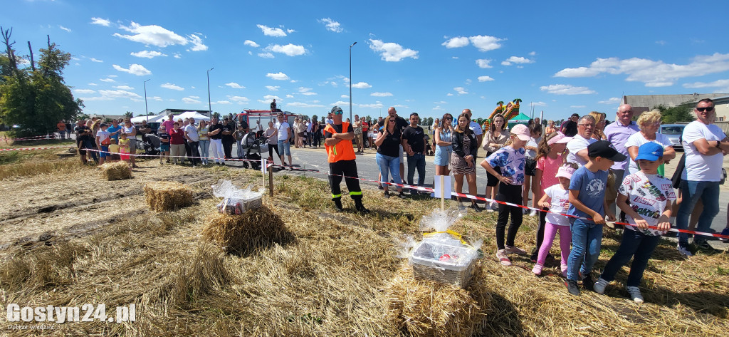 Dożynki, wyścigi wraków i traktorów w Bączylesie