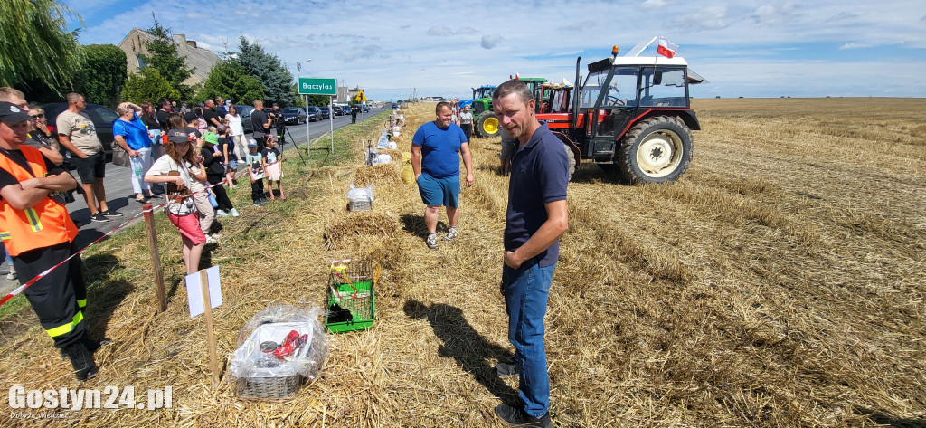 Dożynki, wyścigi wraków i traktorów w Bączylesie