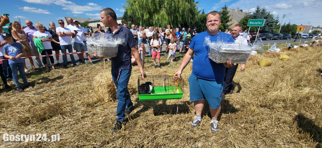 Dożynki, wyścigi wraków i traktorów w Bączylesie