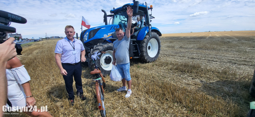Dożynki, wyścigi wraków i traktorów w Bączylesie