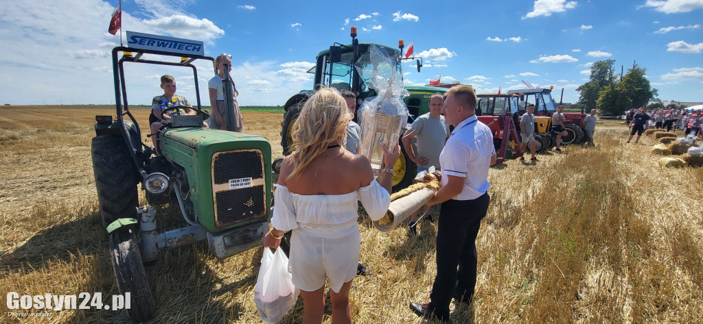 Dożynki, wyścigi wraków i traktorów w Bączylesie