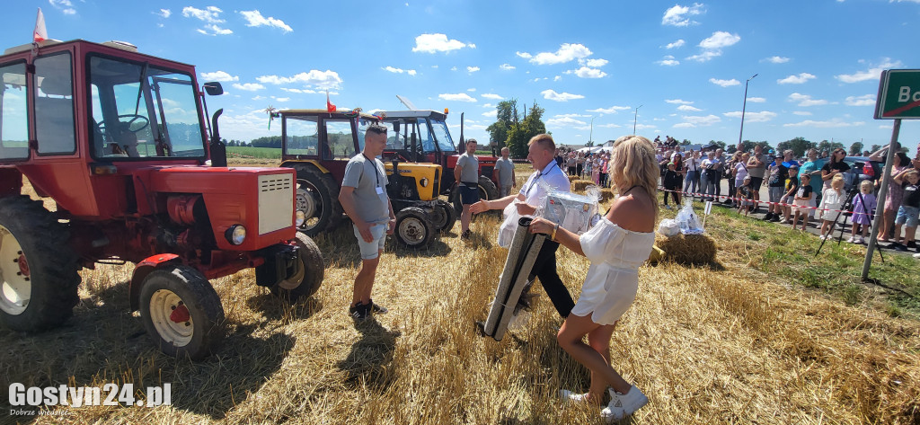 Dożynki, wyścigi wraków i traktorów w Bączylesie