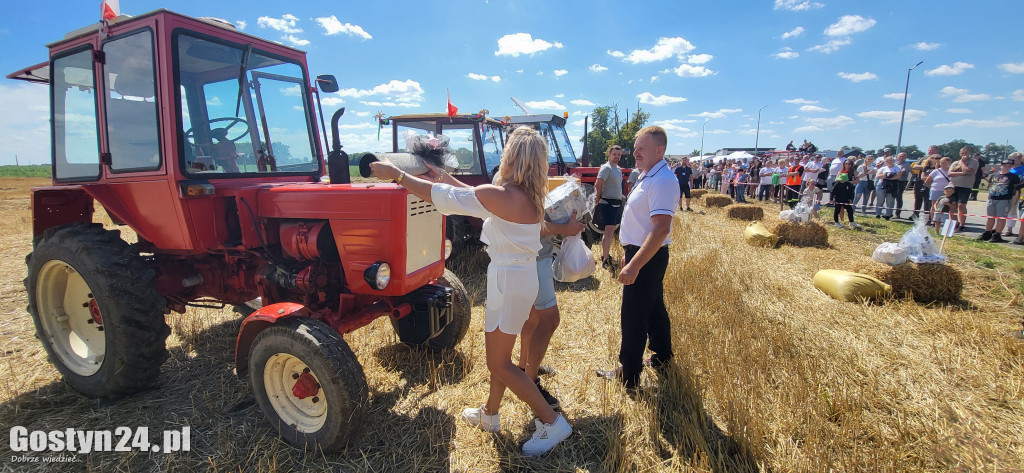 Dożynki, wyścigi wraków i traktorów w Bączylesie