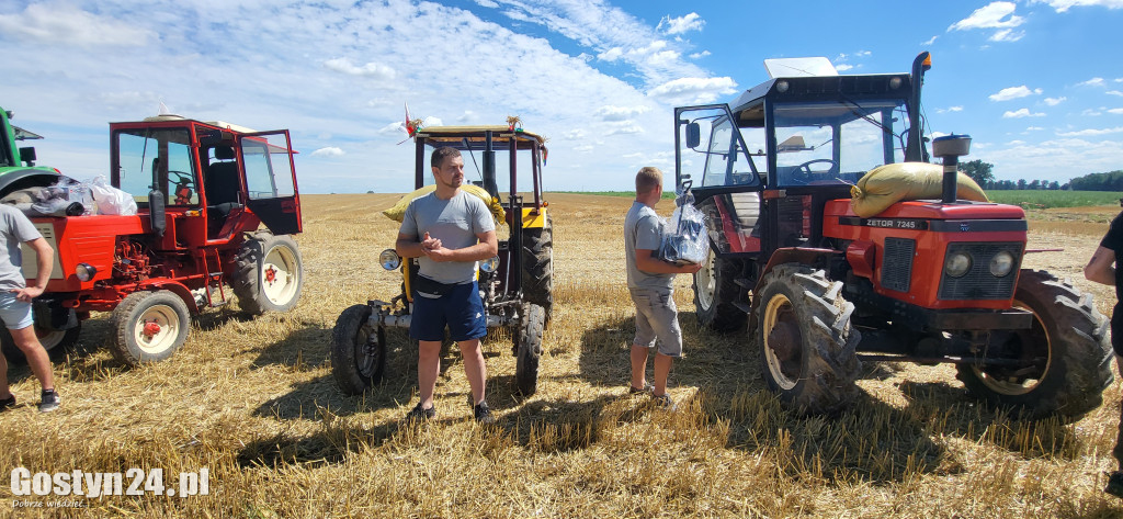 Dożynki, wyścigi wraków i traktorów w Bączylesie