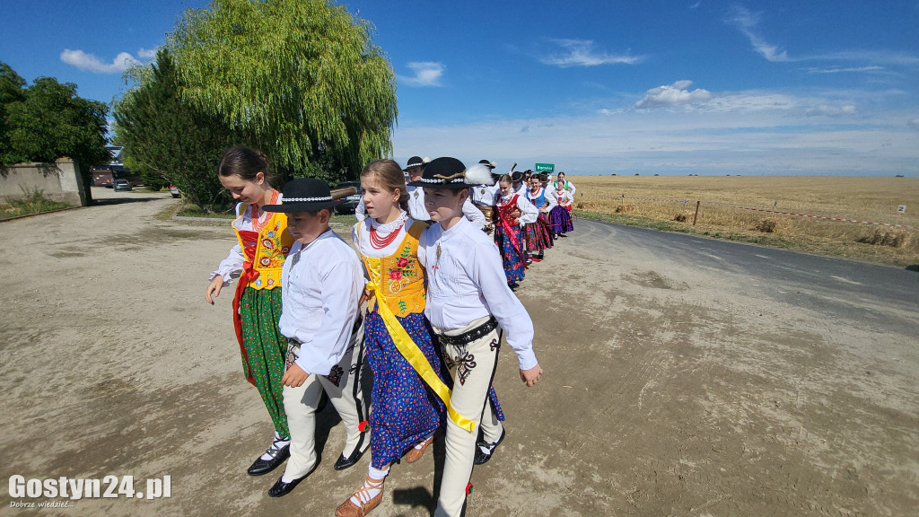 Dożynki, wyścigi wraków i traktorów w Bączylesie