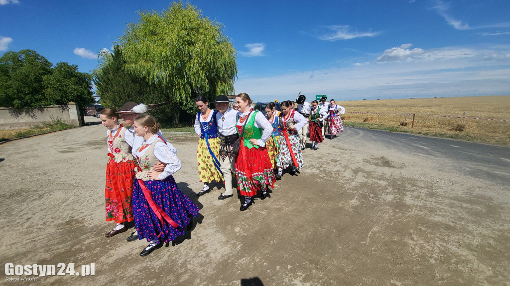 Dożynki, wyścigi wraków i traktorów w Bączylesie