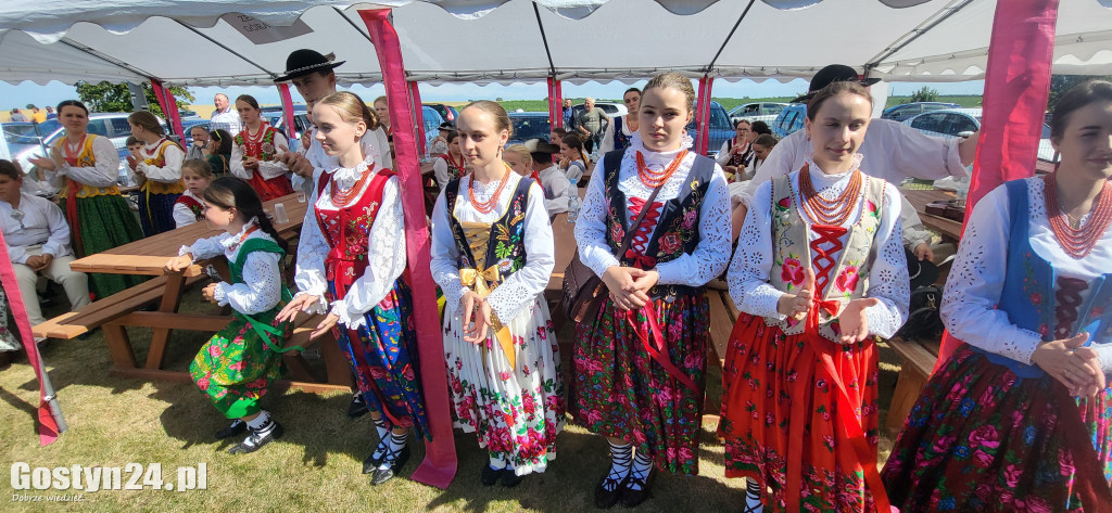 Dożynki, wyścigi wraków i traktorów w Bączylesie