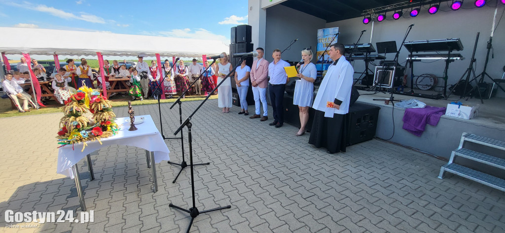 Dożynki, wyścigi wraków i traktorów w Bączylesie