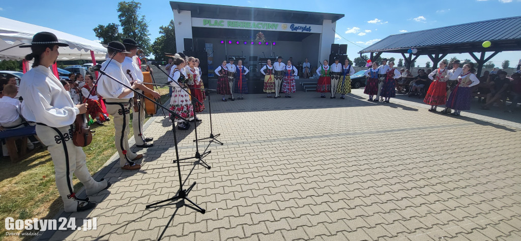Dożynki, wyścigi wraków i traktorów w Bączylesie
