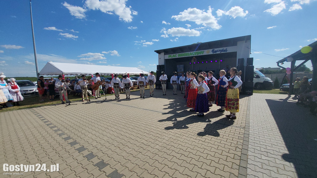 Dożynki, wyścigi wraków i traktorów w Bączylesie