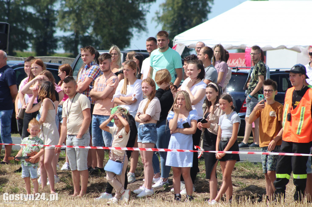Dożynki, wyścigi wraków i traktorów w Bączylesie