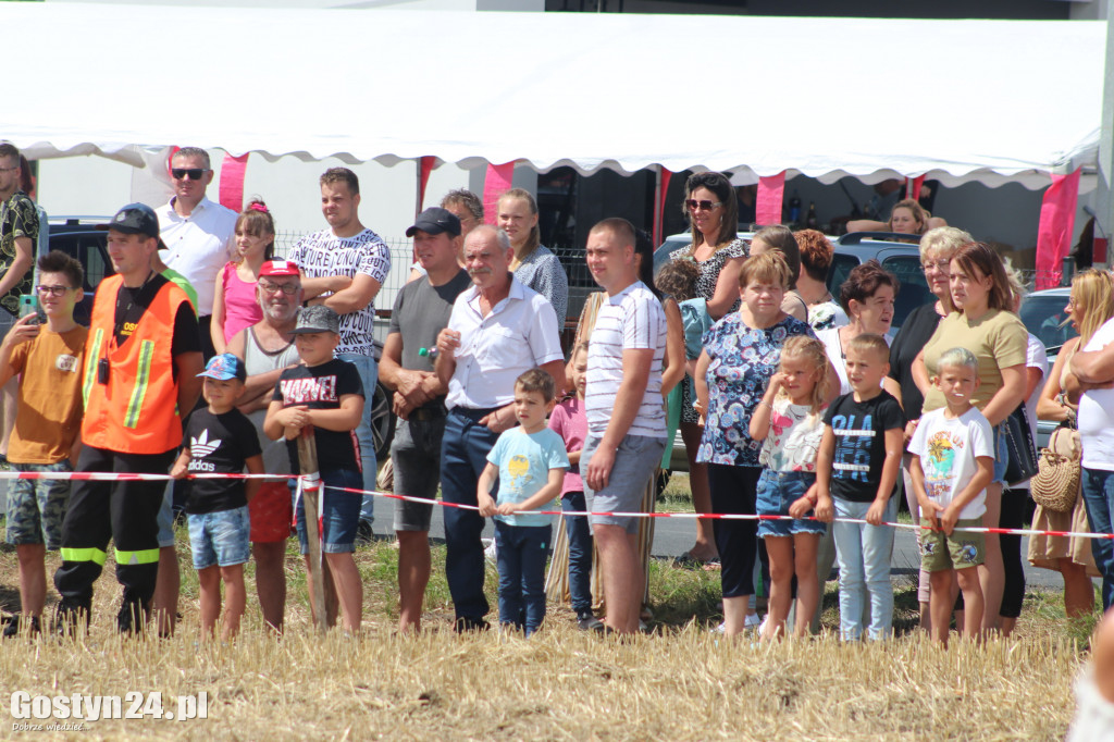Dożynki, wyścigi wraków i traktorów w Bączylesie