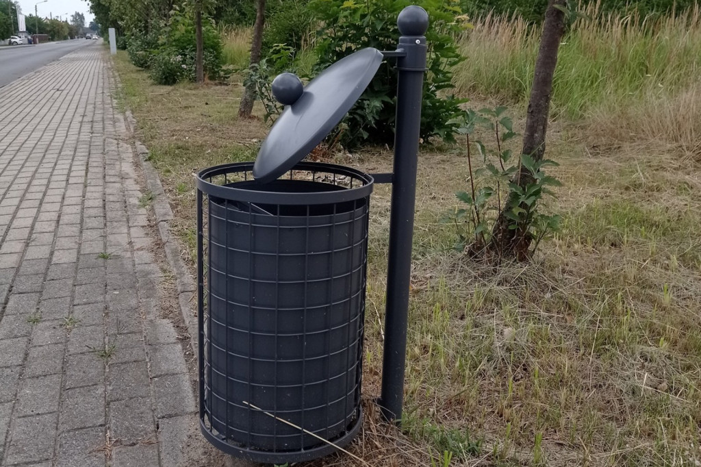 Zniszczenia po weekendzie na boreckich ulicach