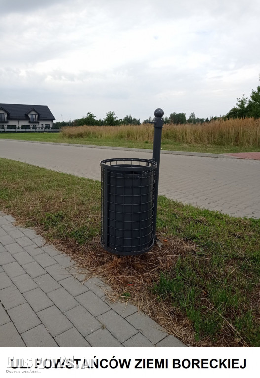 Zniszczenia po weekendzie na boreckich ulicach