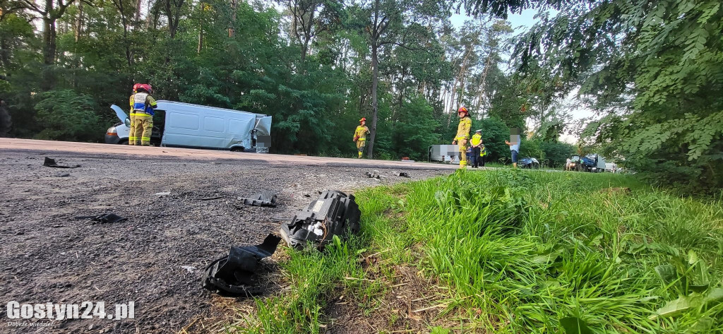 Wypadek na zjeździe w kierunku Pasierb
