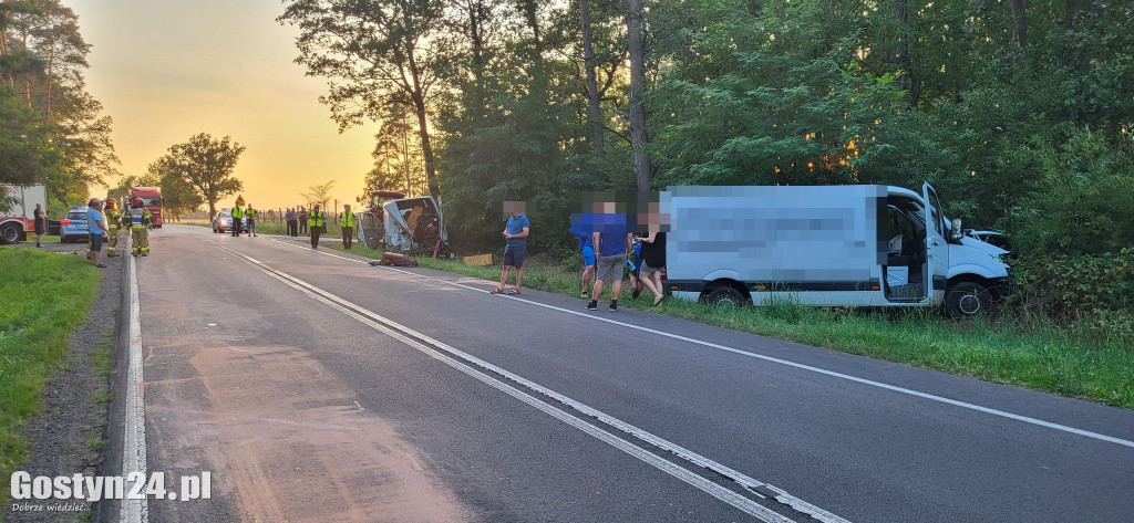 Wypadek na zjeździe w kierunku Pasierb