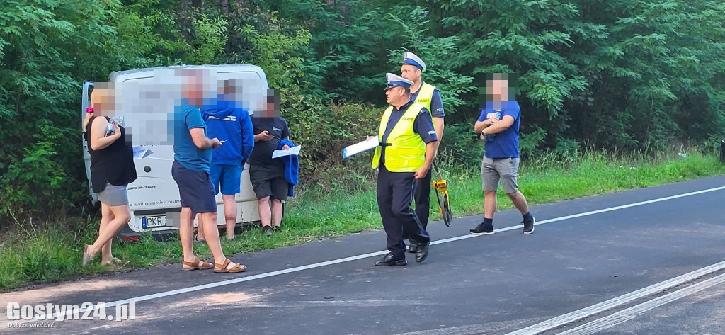 Wypadek na zjeździe w kierunku Pasierb