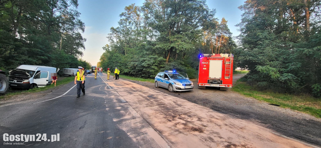 Wypadek na zjeździe w kierunku Pasierb