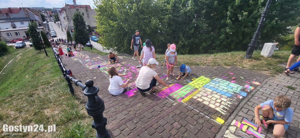 Akcja malowania schodów na Górze Zamkowej w Gostyniu