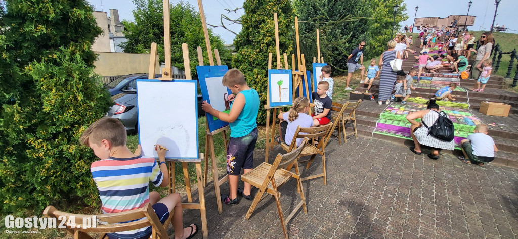 Akcja malowania schodów na Górze Zamkowej w Gostyniu
